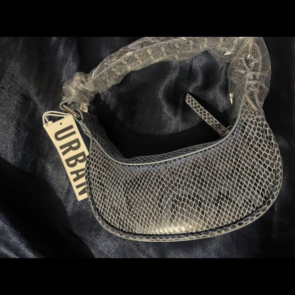 Urban Outfitters Women's Snake Print Bag - Black and White